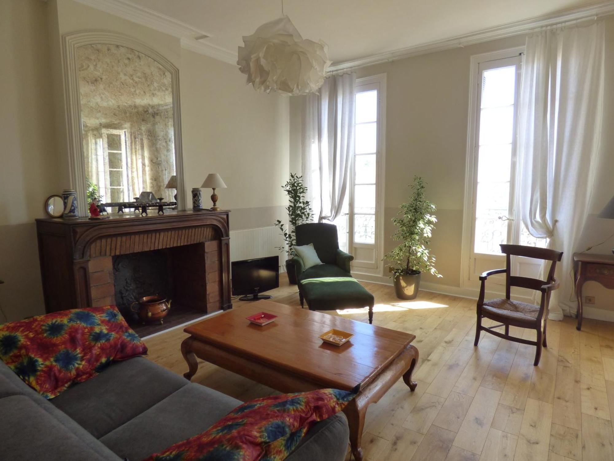 Roussy Nimes Romaine Exterior foto